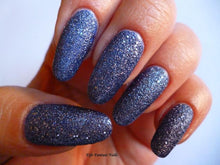 Load image into Gallery viewer, Avon Mark. Nail Style Studio Mineral Crush Nail Enamel - 10ml