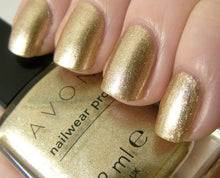 Load image into Gallery viewer, Avon True Nailwear Pro+ Nail Enamel Pearl Effects - 10ml