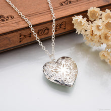 Load image into Gallery viewer, Necklace Pendant Heart Pendant Slot Photo Frame
